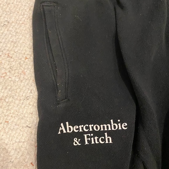 Black Abercrombie & Finch sweatpants size small - Picture 3 of 4